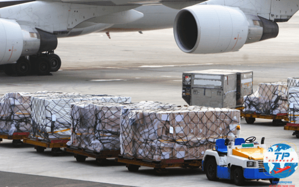 Vận tải hàng không quốc tế giá rẻ đúng nghĩa không đơn thuần là báo giá thấp